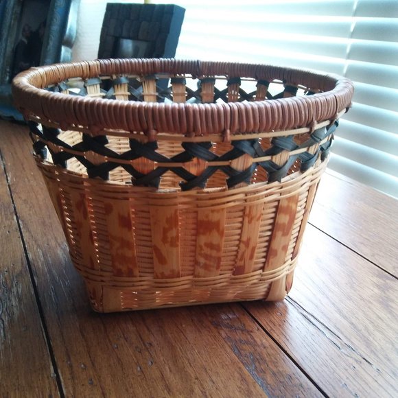 Boho hand woven wicker rattan basket - Picture 2 of 6